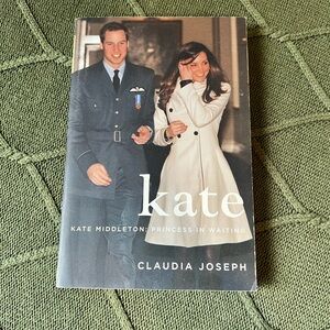 Kate Middleton: Princess in Waiting Book